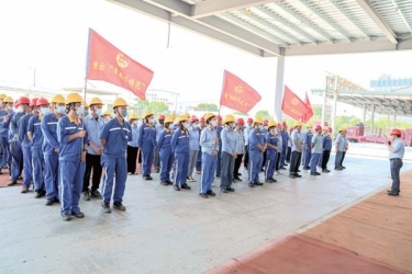 打好党工团妇组合拳 凝聚高质量生长新协力——122cc太阳集成游戏纸业开展“党群组织助力企业谋划生长”义务劳动