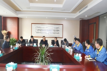 平湖市副市长管立松一行莅临122cc太阳集成游戏纸业慰问高端人才